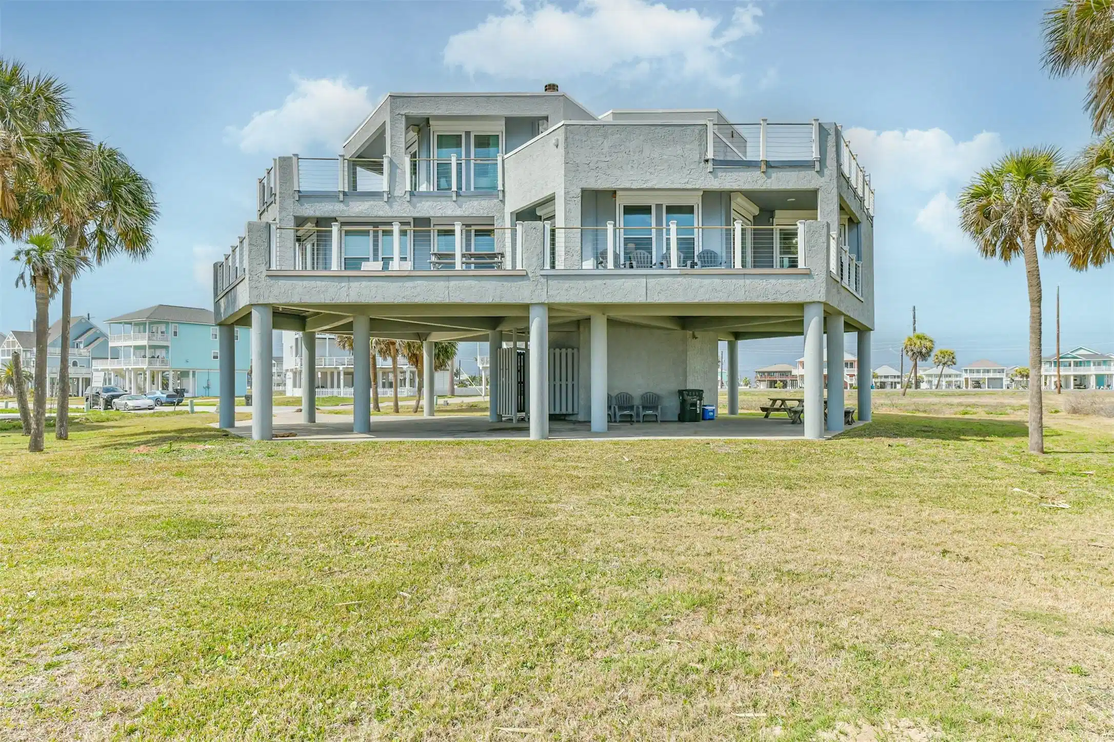 Image 1: Multiple balconies for grand views