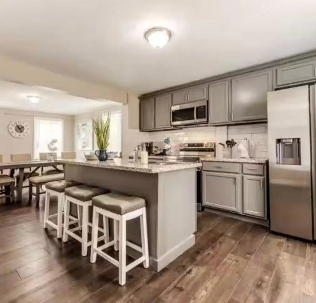 Image 1: Kitchen