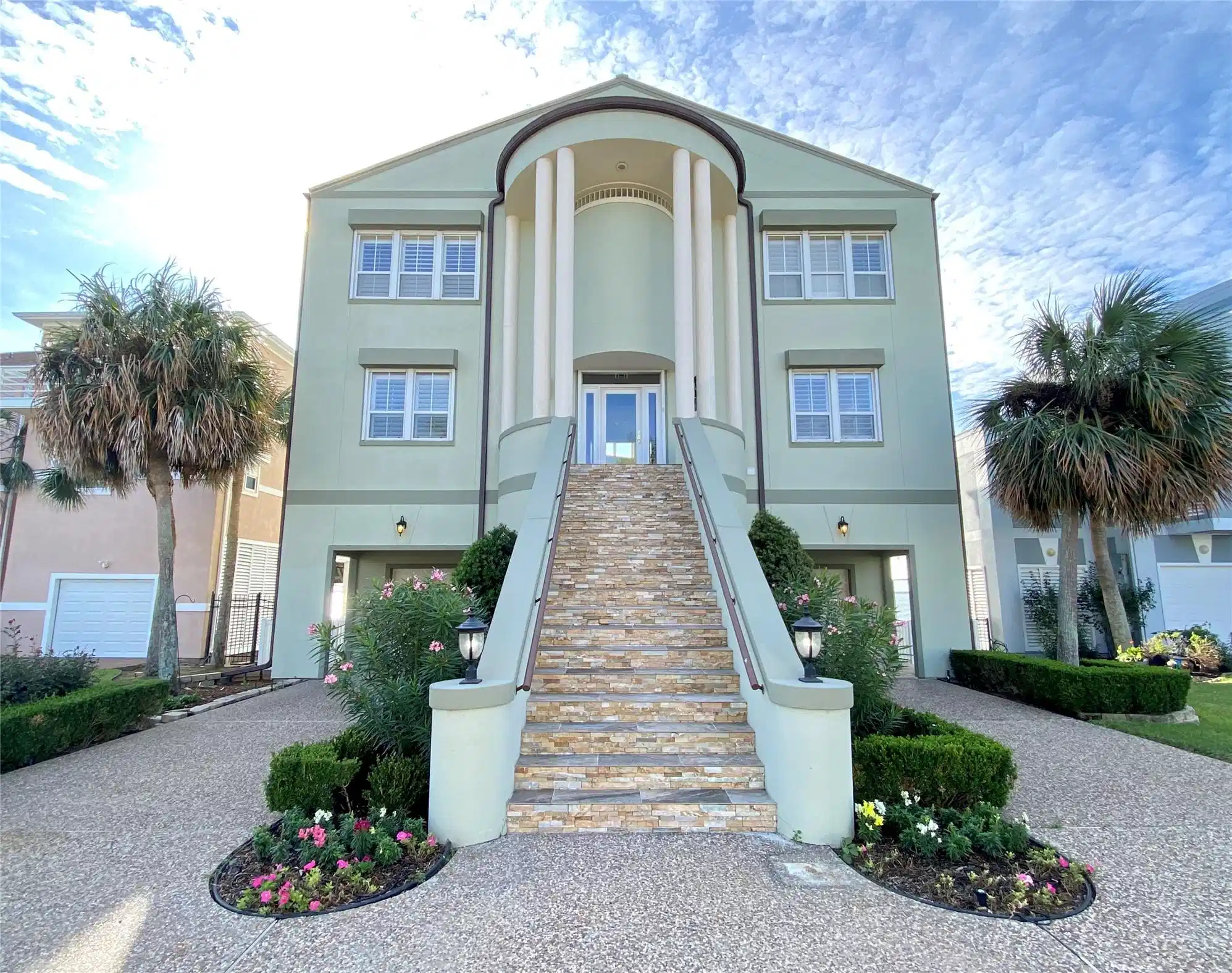 Image 1: This grand entrance will lead you through to incre