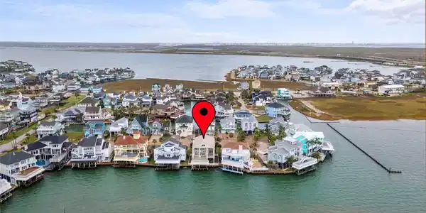 Image 3: Located on the south side of Tiki with stunning vi