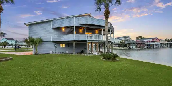 4105 Nueces Drive