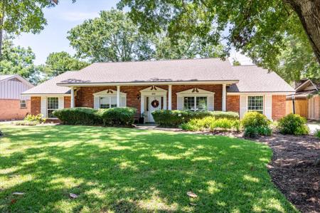 915 Timber Cove Drive