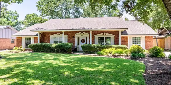 915 Timber Cove Drive