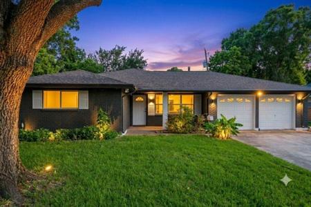 903 Elmwood Drive