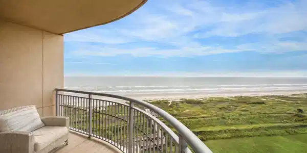 Image 3: Another view of beachfront balcony.