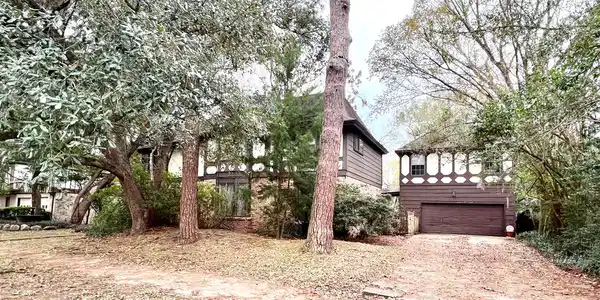 1115 Woodbank Drive