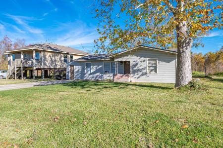 6717 Fairwood Road