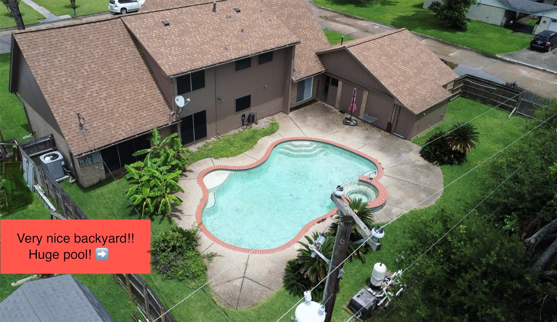 Image 1: Another great pic of just how large the yard and p