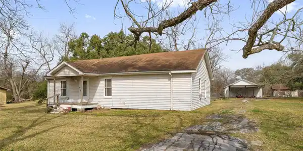 136 Weaver Street
