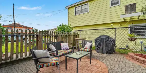 Image 4: Home is ideally situated near the boating exit, of
