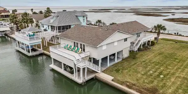 4231 Jolly Roger Road