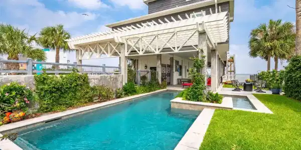 12 Tiki Circle