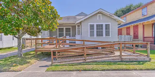 3611 Avenue R 1/2