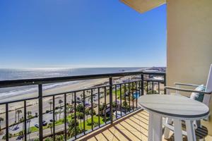 5220 Seawall Boulevard