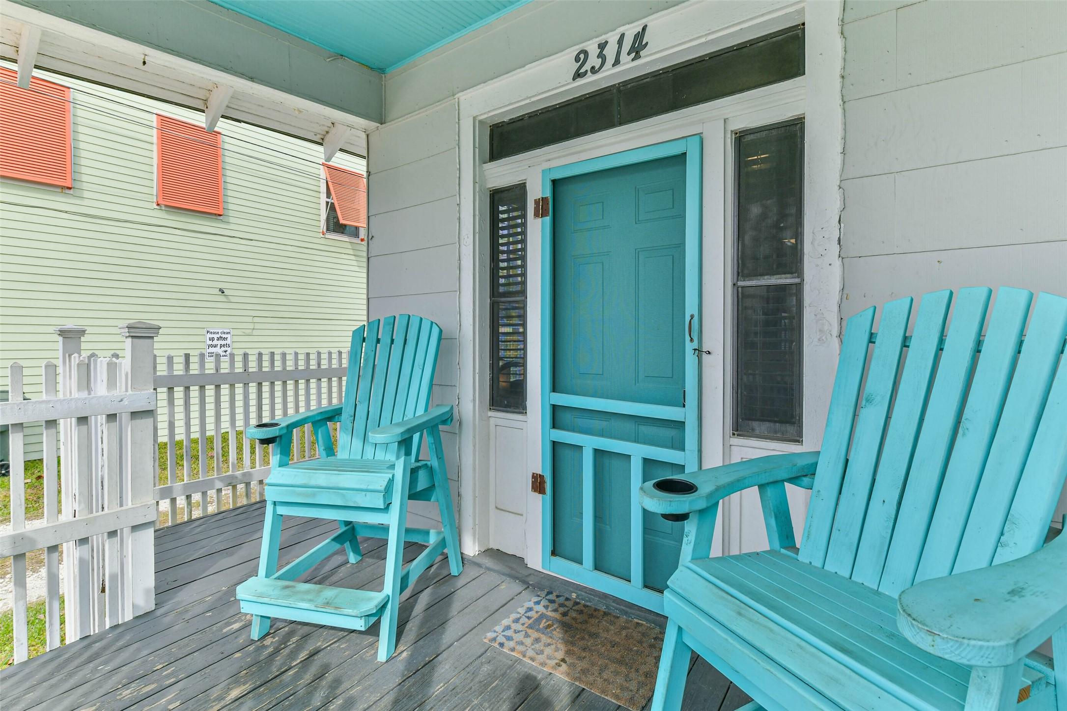 Image 4: The Cozy porch is perfect to enjoy your coffee and