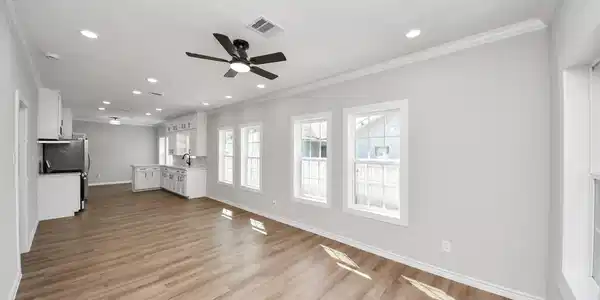 Image 3: living room
