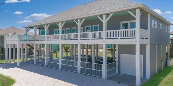 937 S Cove