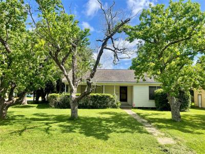2424 Oaklawn Drive