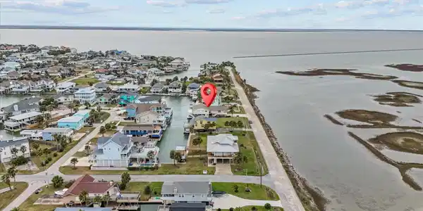 Image 4: Ideal Location close to bird watching and fishing