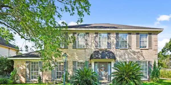 1007 Woodbank Drive