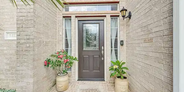 Image 3: Let us open the door to your new home