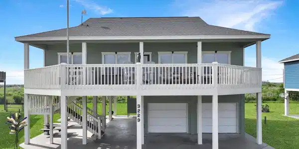 3229 Castle Drive