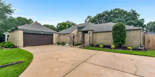 4106 Crownwood Drive