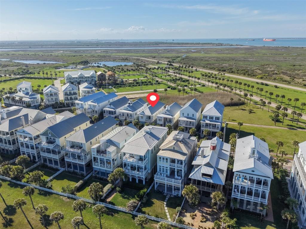 Image 2: This home offers ultimate privacy with its serene