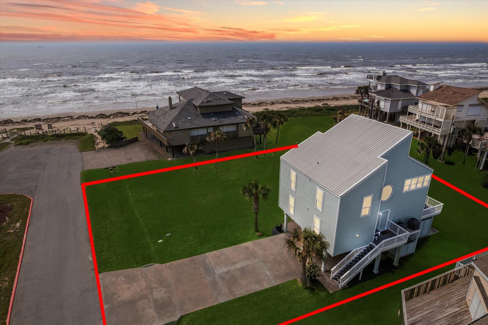 Image 3: Big slice of paradise in coveted Pirates Beach