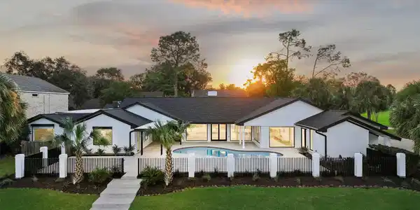 18502 Upper Bay