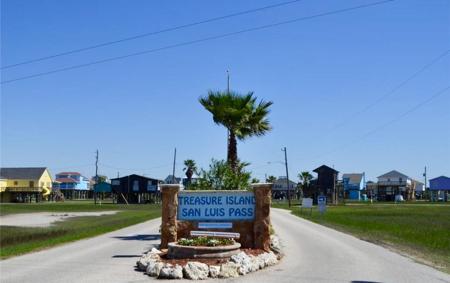 00 Buccaneer Parkway