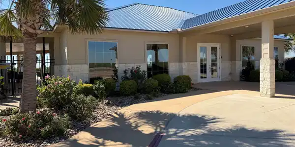 Image 2: Clubhouse
