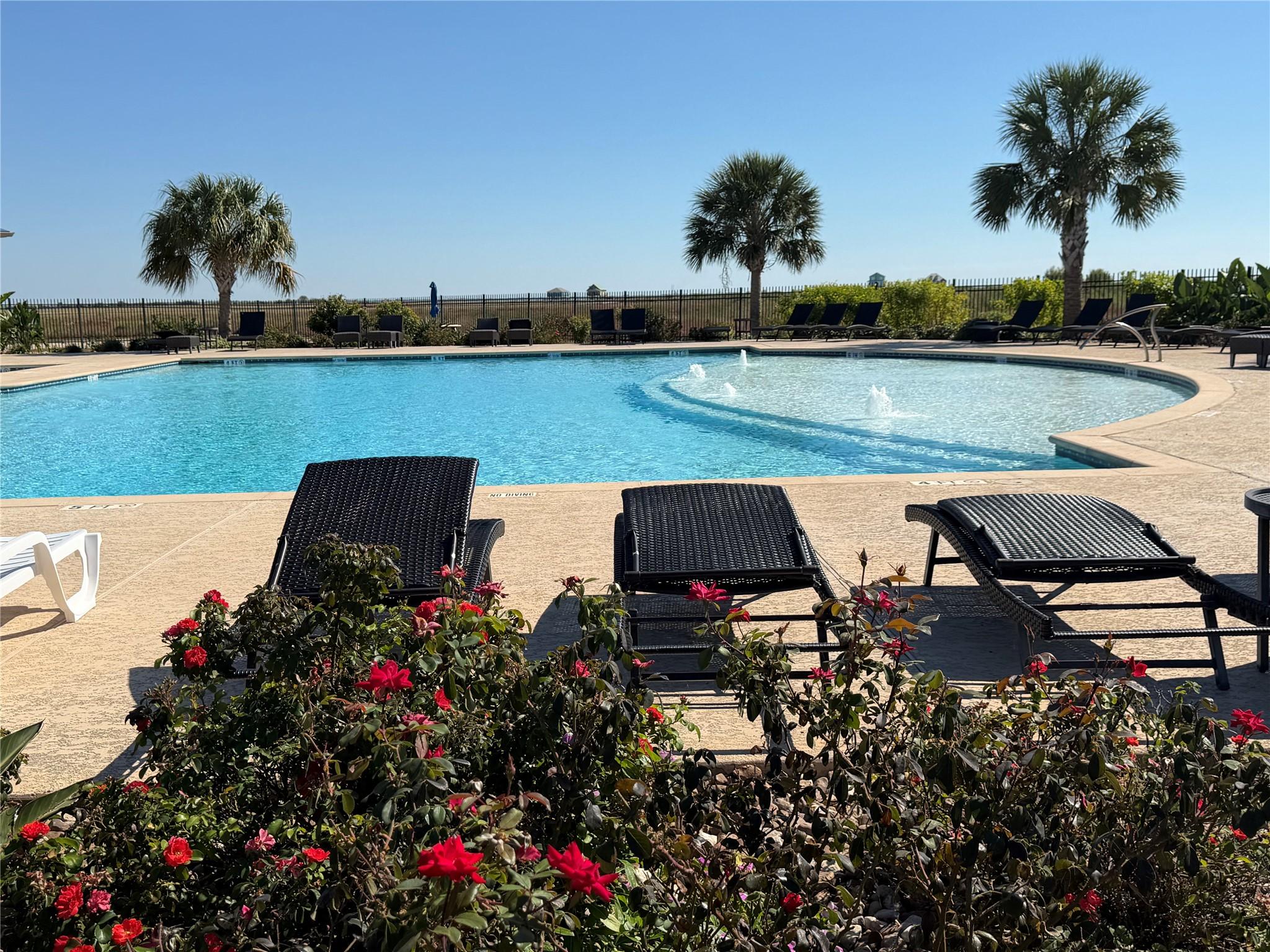 Image 4: Clubhouse Pool