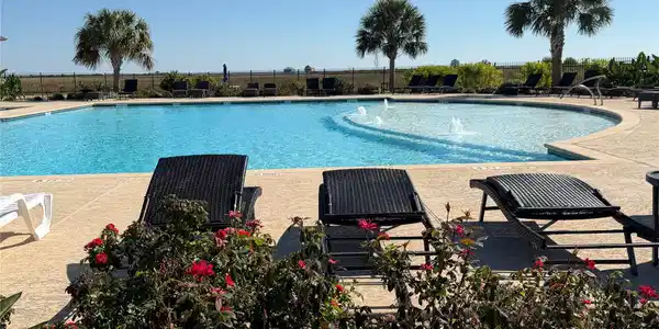 Image 4: Clubhouse Pool