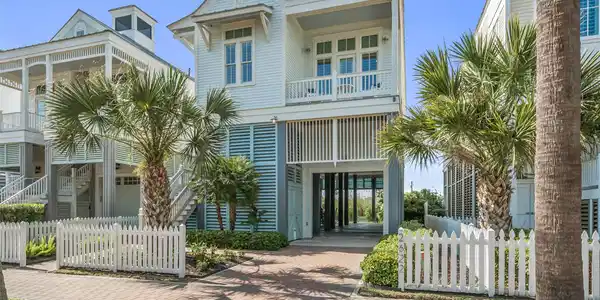 2622 E Seaside Drive