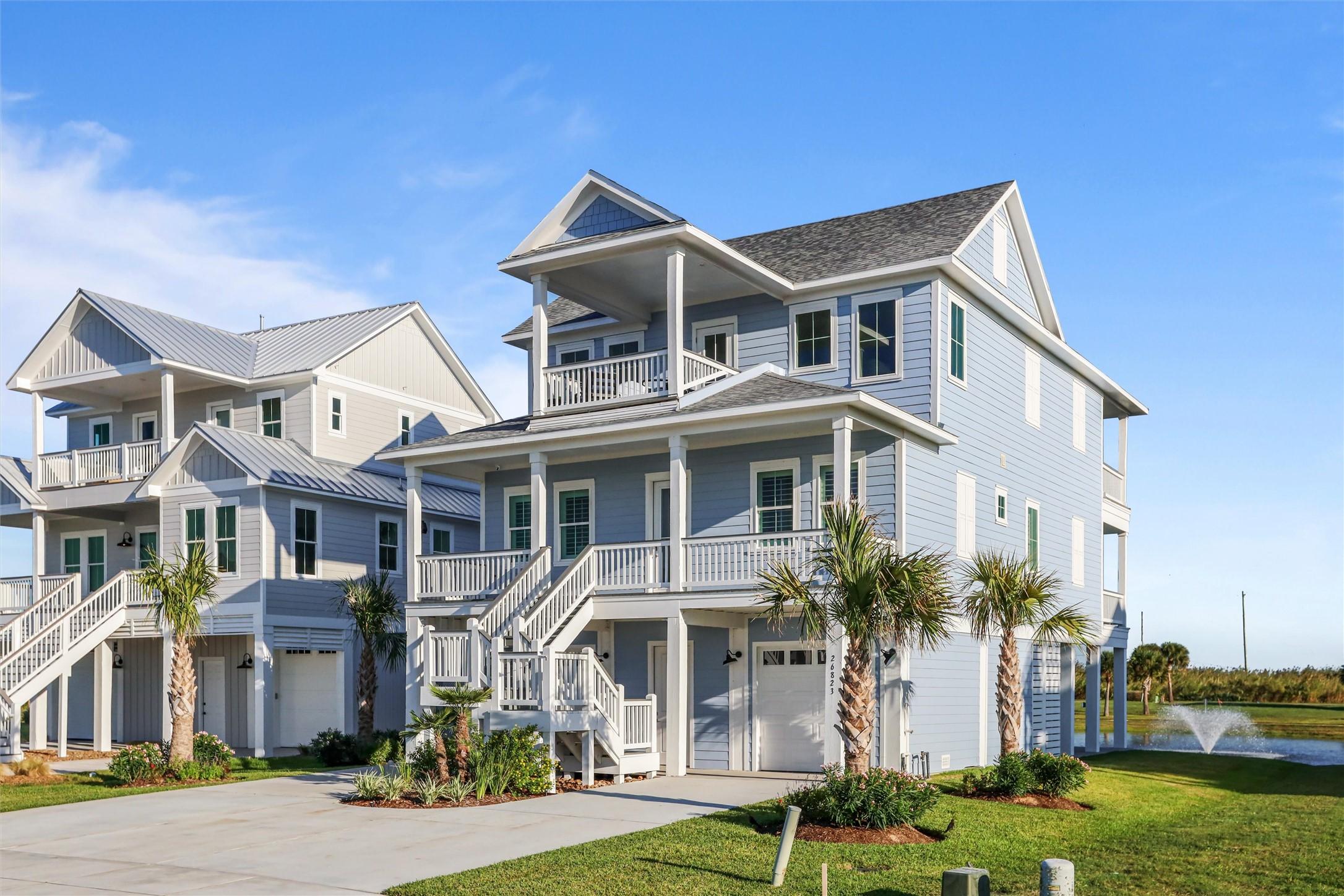 Image 1: Amazing location across from the bay and backing t