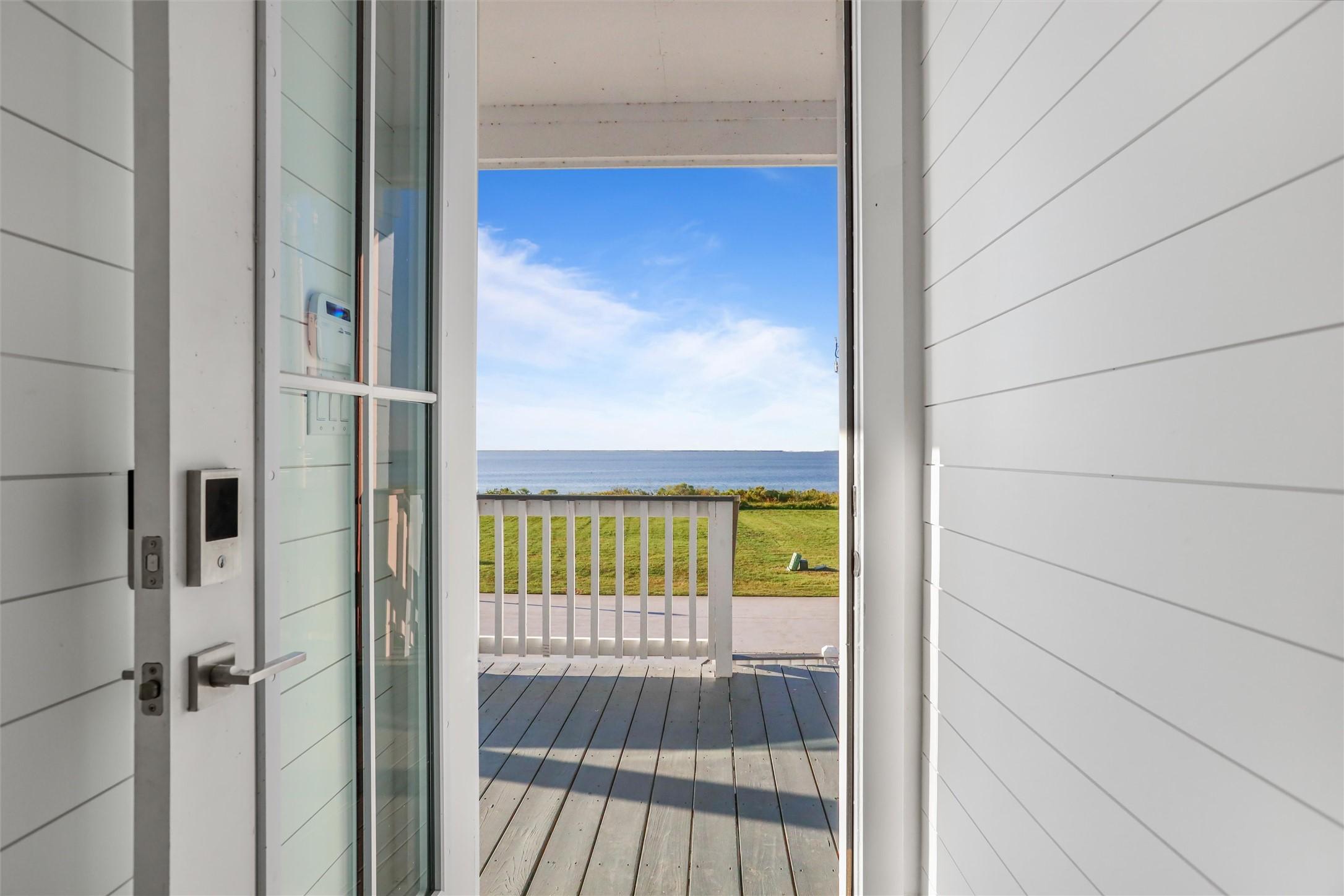 Image 4: Welcome home! Coastal touch from the entry on incl