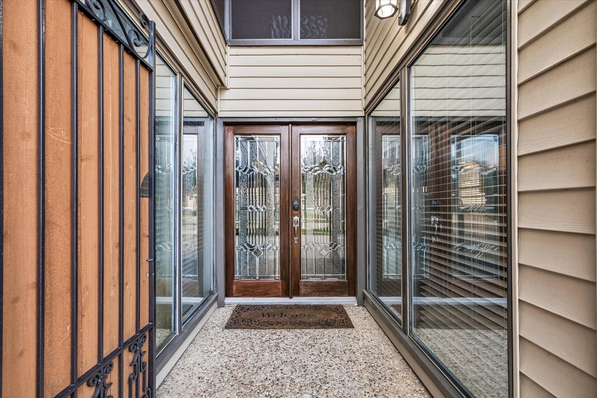 Image 3: Double Doors and Privacy Gate