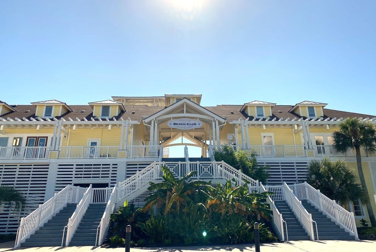 Image 2: Pointe West Beach Club