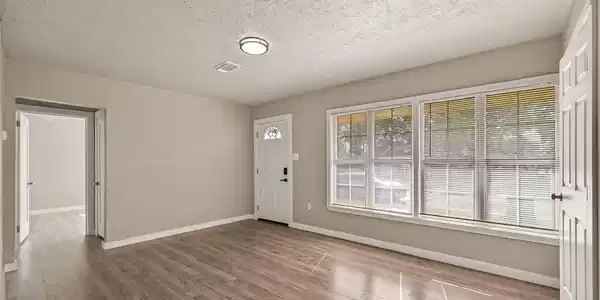 Image 3: living room