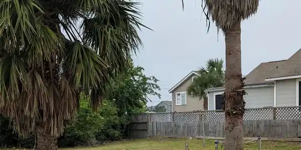 Image 2: SE corner