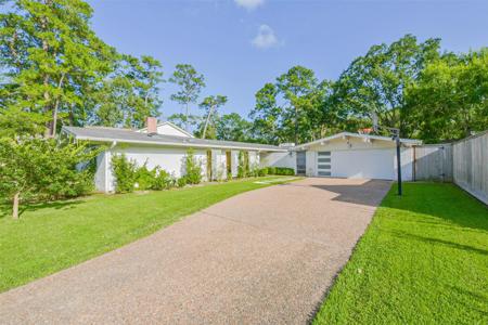 215 Sleepy Hollow Court