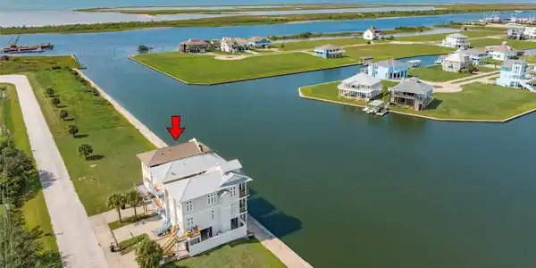 Image 3: Aeiral view with easy access to intracoastal and g