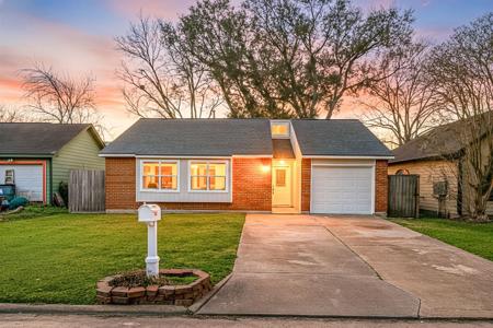 4902 Moody Reef Drive