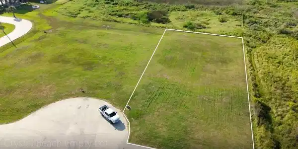 Image 3: Large culdesac lot