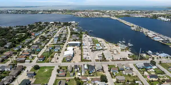 Image 3: Aerial perspective showcasing the home&rsquo;s location