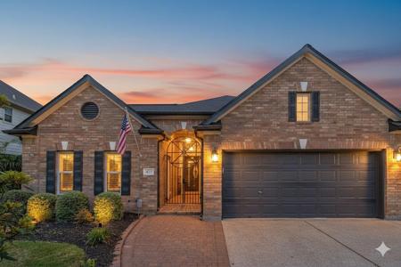 425 Cardinal Oaks