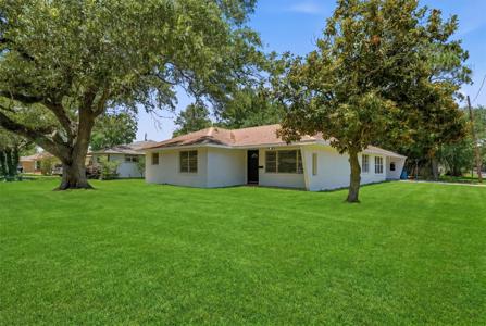 5002 Live Oak Drive
