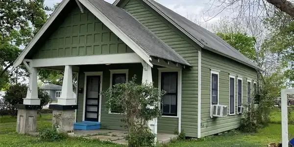 207 S 1st Street