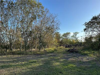 000 Henderson Avenue